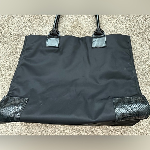 Tory Burch Ella Tote bag in Black Snake Print - Picture 5 of 16